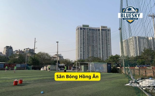 Sân Bóng Hồng Ân